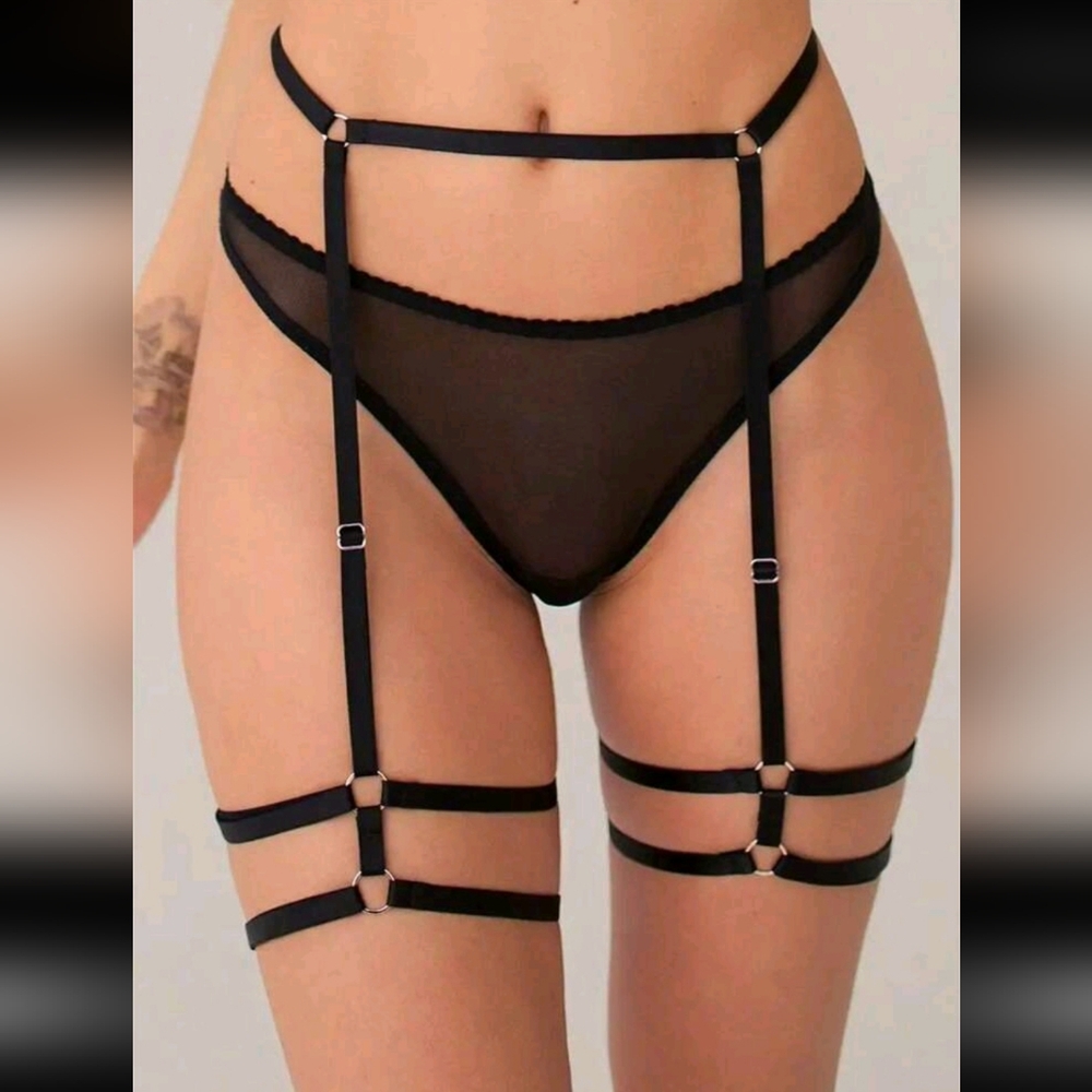 nwot Strappy Harness Garter Belt